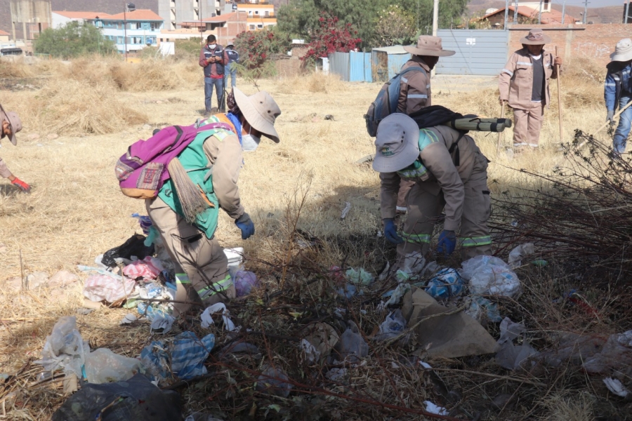 SACABA REALIZA LA LIMPIEZA DEL R&Iacute;O WARA WARA EN EL PARQUE METROPOLITANO