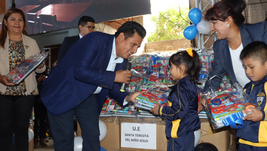 APOYO A LA EDUCACI&Oacute;N: SACABA ENTREG&Oacute; MATERIAL ESCOLAR A M&Aacute;S DE 36 MIL ESTUDIANTES Y SE CONSOLIDA COMO REFERENTE NACIONAL EN DESARROLLO HUMANO
