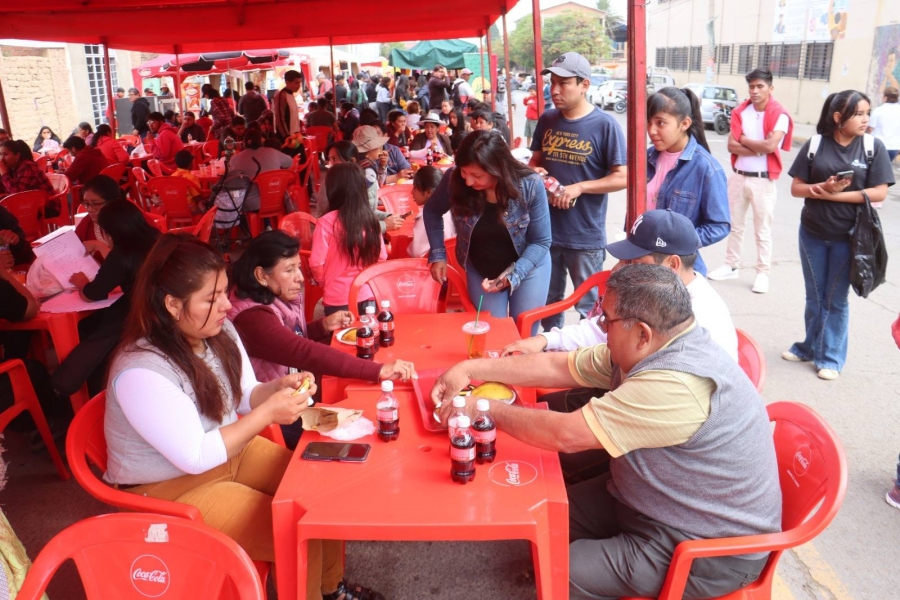 &Eacute;XITO ROTUNDO EN LA OCTAVA FERIA DE LA SALTE&Ntilde;A EN SACABA: M&Aacute;S DE 30 EXPOSITORES CON SABORES TRADICIONALES E INNOVADORES CONQUISTARON AL P&Uacute;BLICO