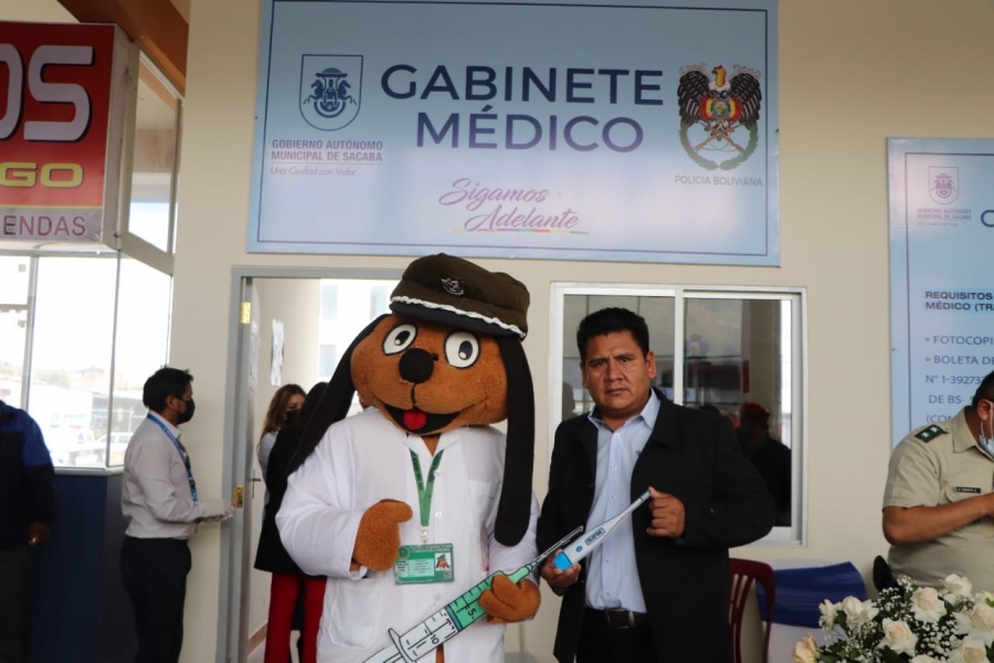 ALCALDE PEDRO GUTI&Eacute;RREZ ENTREGA GABINETE M&Eacute;DICO PARA TRAMITAR LICENCIAS DE CONDUCIR EN LA TERMINAL DE BUSES DE SACABA