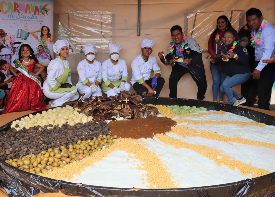 SACABA SORPRENDE CON EL PLATO DE PUCHERO M&Aacute;S GRANDE DE BOLIVIA EN LA XX FERIA DEL PUCHERO Y EL CARNAVAL ANTIFAGASTE&Ntilde;O