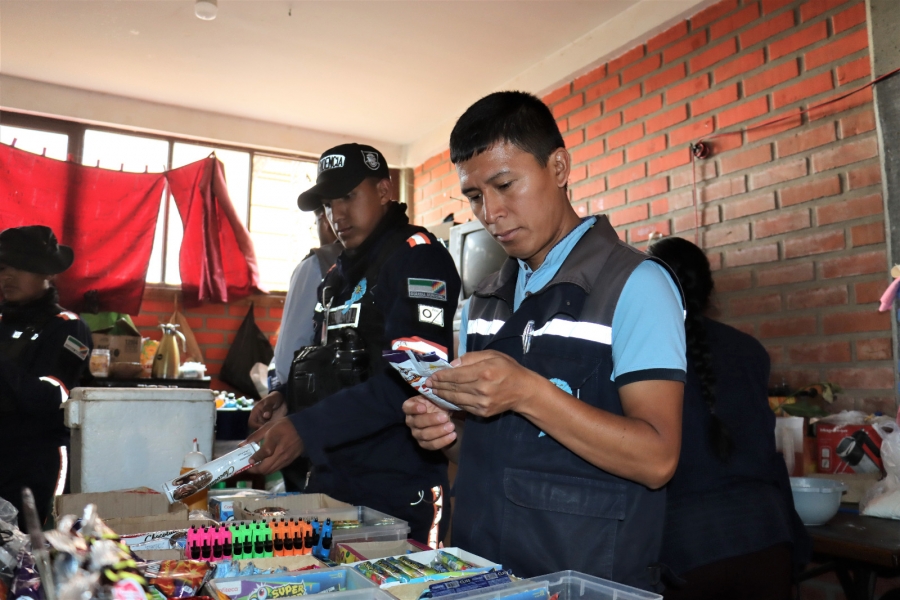 INTENDENCIA DE SACABA REALIZA CONTROLES A KIOSKOS DE UNIDADES EDUCATIVAS DEL DISTRITO 2