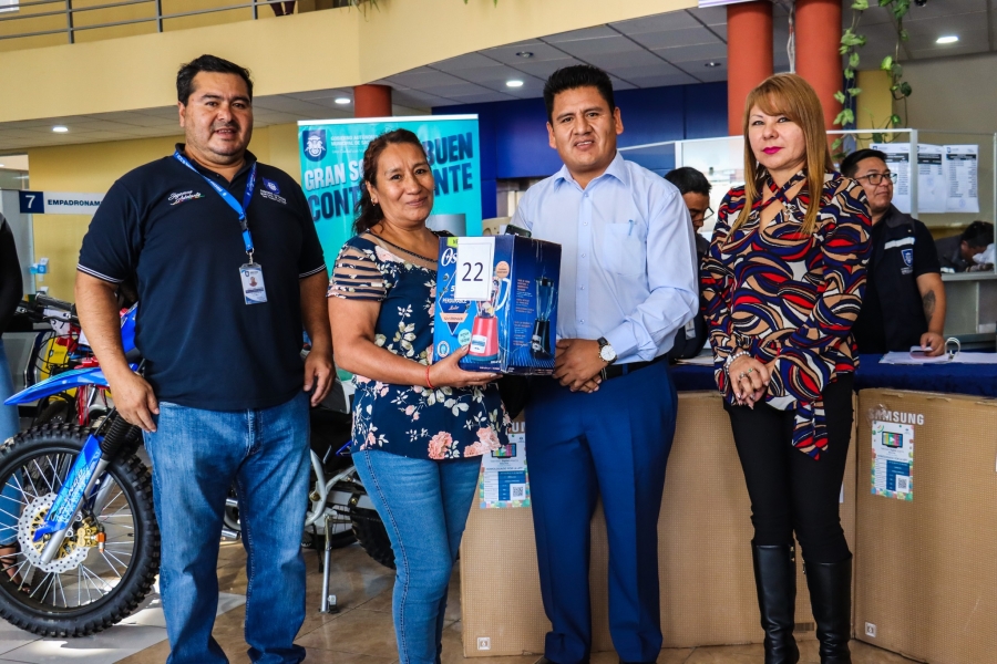 ALCALDE DE SACABA PEDRO GUTI&Eacute;RREZ ENTREG&Oacute; PREMIOS A LOS FELICES GANADORES DEL &ldquo;GRAN SORTEO AL BUEN CONTRIBUYENTE&rdquo;