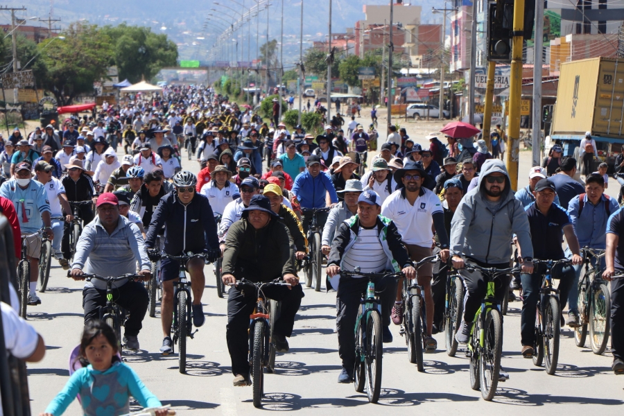 SACABA VIVE EL PRIMER D&Iacute;A DEL PEAT&Oacute;N Y EL CICLISTA DEL A&Ntilde;O CON UNA GRAN CARAVANA CICL&Iacute;STICA, ACTIVIDADES DEPORTIVAS Y LA ENTREGA DE UN &Aacute;REA VERDE CON DISE&Ntilde;O INNOVADOR