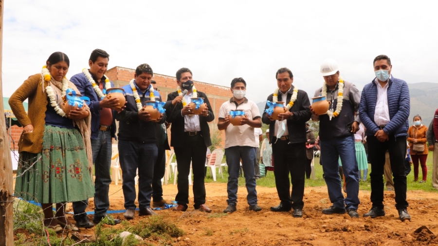 ENTREGAN SISTEMA DE ALCANTARILLADO SANITARIO EN EL DISTRITO 7