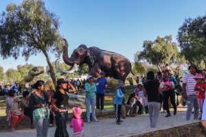 SACABA EN SU SEMANA ANIVERSARIO INAUGURA EL PARQUE PREHIST&Oacute;RICO &ldquo;LA ERA DEL HIELO&rdquo;