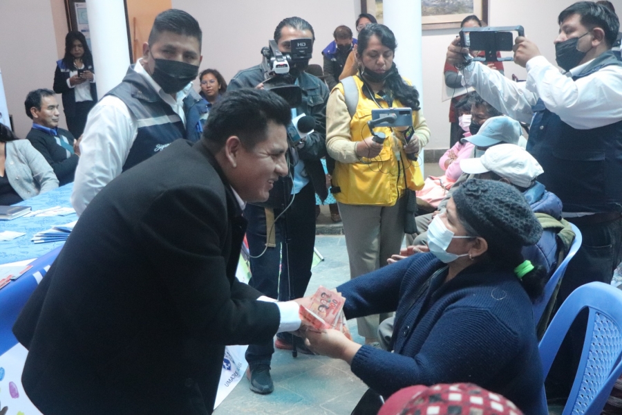 PAGO DE BONO A PERSONAS CON DISCAPACIDAD LLEGA A 800 BENEFICIARIOS EN SACABA