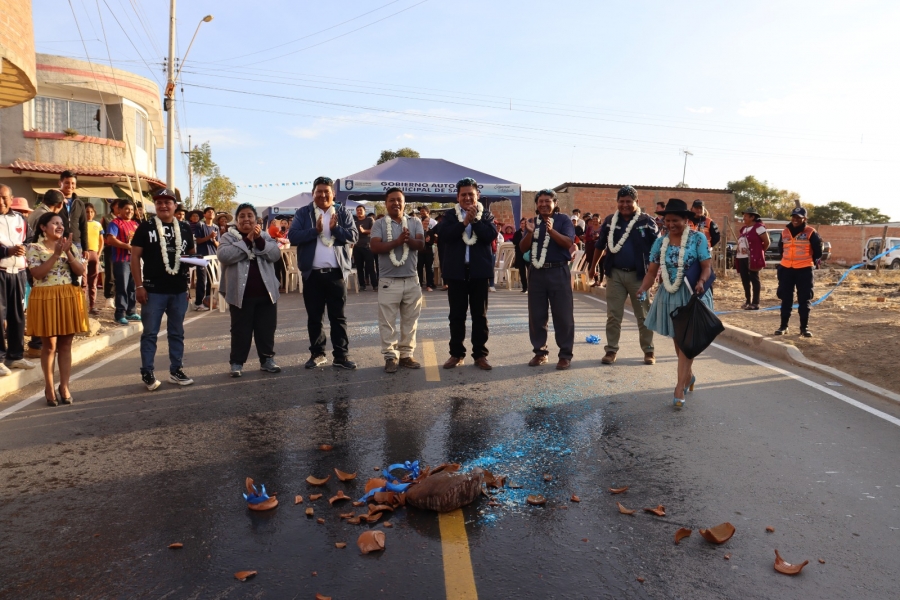 M&Aacute;S DE 210 FAMILIAS DE LA OTB VILLA CONCEPCI&Oacute;N DE SACABA SE BENEFICIAN CON LA ENTREGA DEL ASFALTADO DE SU V&Iacute;A PRINCIPAL