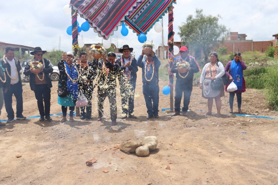 VECINOS DE LA JUNTA VECINAL FLORIDA TUSCAPUJIO SE BENEFICIARON CON LA ENTREGA DE UN PUENTE CAJ&Oacute;N