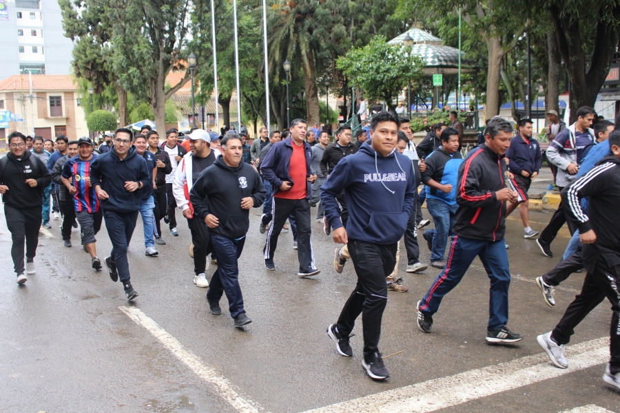 SACABA SE SUM&Oacute; AL D&Iacute;A MUNDIAL DE LA ACTIVIDAD F&Iacute;SICA CON ACTIVIDADES DEPORTIVAS EN LA PLAZA 6 DE AGOSTO