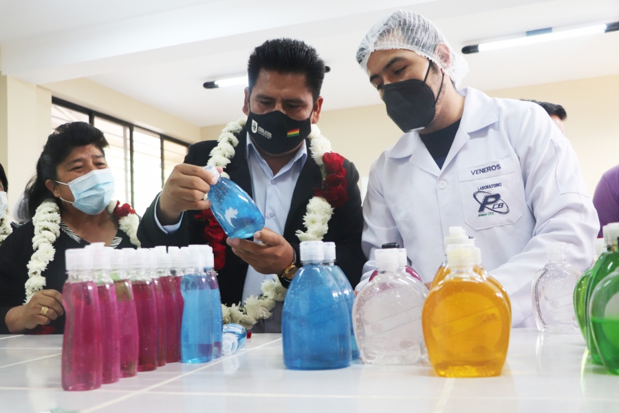 ALUMNOS DE LA U. E. SIM&Oacute;N BOLIVAR PRODUCEN ALCOHOL EN GEL, ACEITES DE EUCALIPTO Y JABONCILLOS