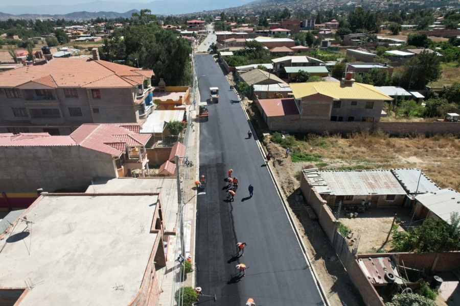 AVANZAN LOS TRABAJOS DE ASFALTADO EN LA AVENIDA SAN RAFAEL EN EL DISTRITO 1 DE SACABA