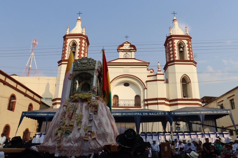 SACABA SE RINDI&Oacute; ANTE LA VIRGEN DEL AMPARO Y BRILL&Oacute; EN LA FIESTA CENTRAL CON UN DERROCHE DE CULTURA, FE Y DEVOCI&Oacute;N