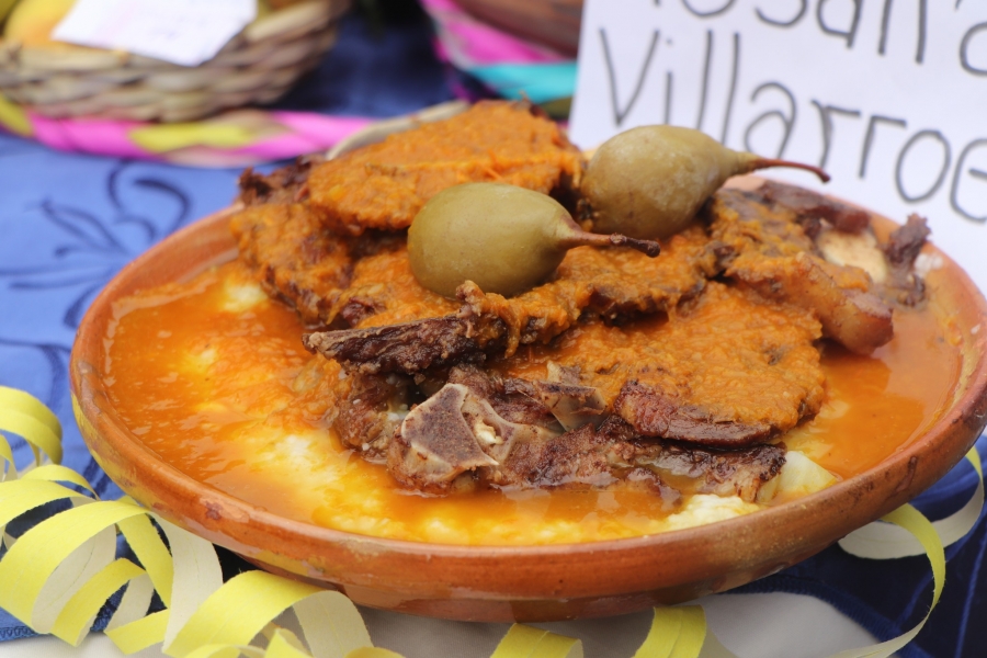 CARNAVAL SACABE&Ntilde;O: M&Aacute;S DE 1.700 COMENSALES DISFRUTARON DE LA FERIA DEL PUCHERO EN EL DISTRITO 2