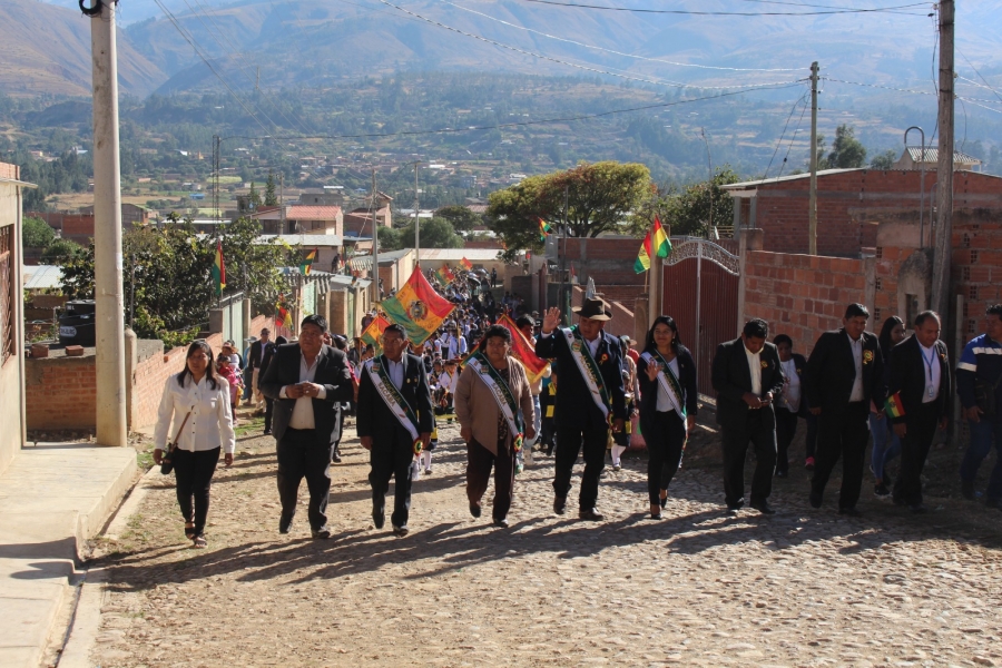 SACABA CONMEMORA EL D&Iacute;A DE LA REVOLUCI&Oacute;N AGRARIA PRODUCTIVA Y COMUNITARIA CON DESFILES Y ACTOS C&Iacute;VICOS EN DIFERENTES DISTRITOS