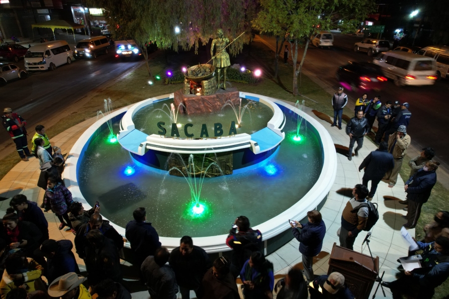 ALCALDE PEDRO GUTI&Eacute;RREZ INAUGURA MONUMENTO A LA &ldquo;CHOLITA CHICHARRONERA&rdquo; EN SACABA