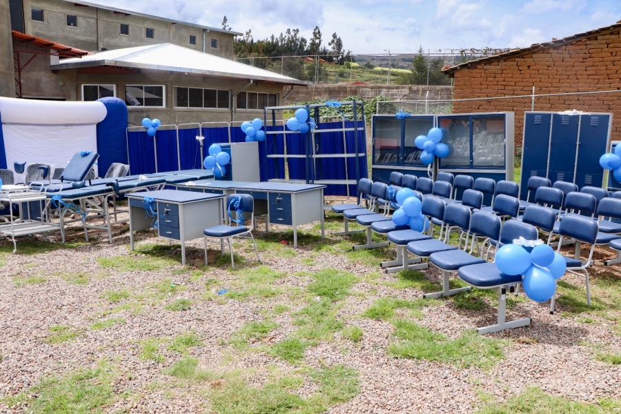 ALCALDE PEDRO GUTI&Eacute;RREZ ENTREGA MOBILIARIO AL CENTRO DE SALUD DE K`ASAPATA EN UCUCHI Y FIRMA CONVENIO CON F-TESIS PARA FORTALECER LA ATENCI&Oacute;N