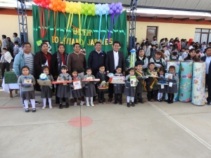 ALCALDE PEDRO GUTI&Eacute;RREZ ENTREGA MATERIAL DID&Aacute;CTICO EN BENEFICIO DE M&Aacute;S DE 180 NI&Ntilde;OS DEL NIVEL INICIAL DE LA UNIDAD EDUCATIVA BOLIVIANO JAPON&Eacute;S DEL DISTRITO 2 DE SACABA