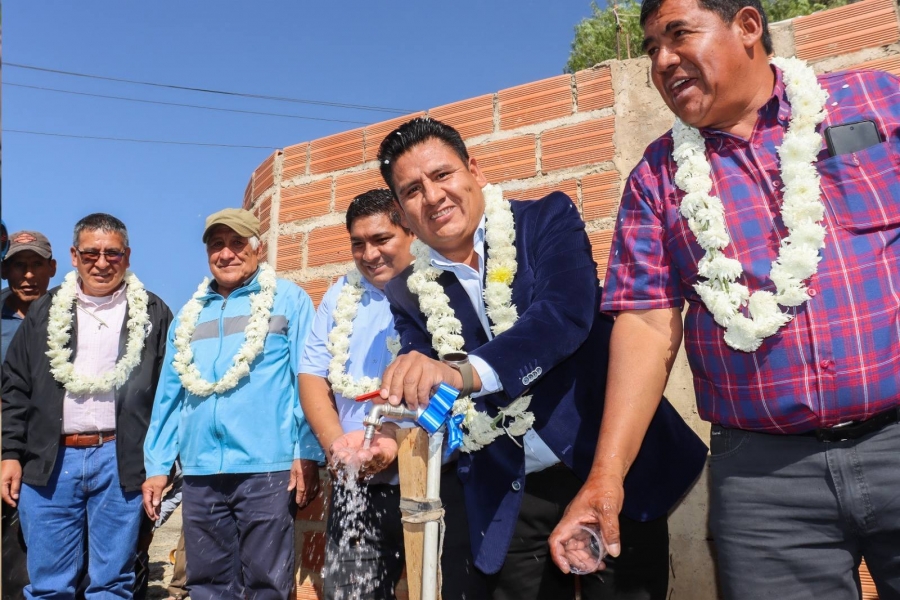 M&Aacute;S DE 2.000 VECINOS DE LA OTB CHULLPA MOKO DEL DISTRITO 4 DE SACABA SE BENEFICIAN CON AGUA POTABLE DE MISICUNI