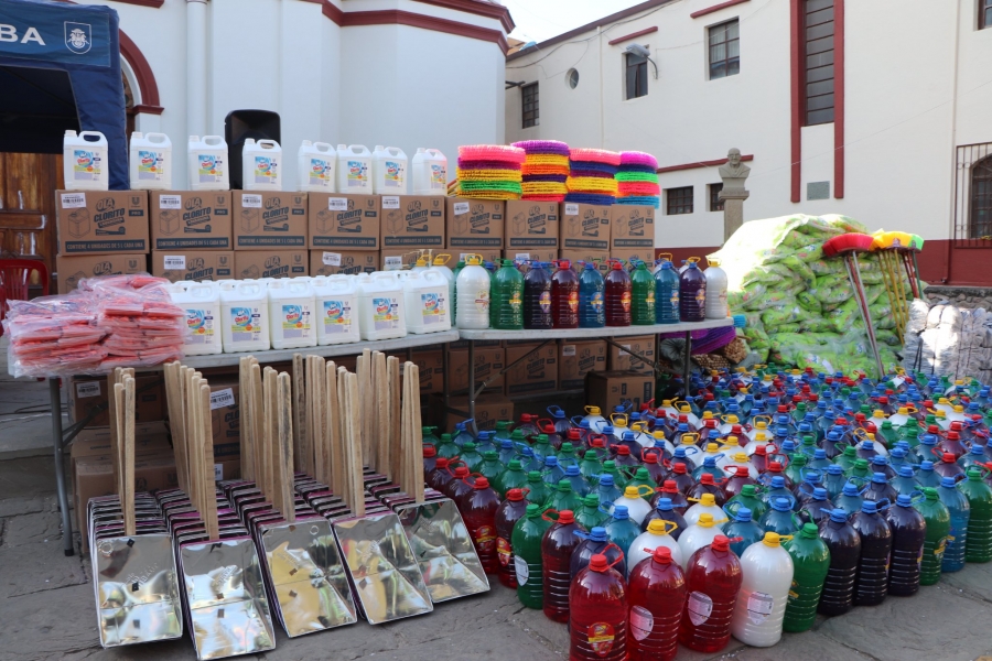 SACABA ENTREGA INSUMOS DE LIMPIEZA Y EQUIPAMIENTO PARA UN RETORNO BIOSEGURO A CLASES EN 122 UNIDADES EDUCATIVAS